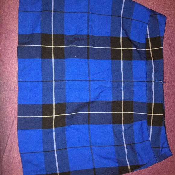Blue plaid skirt - Picture 3 of 3